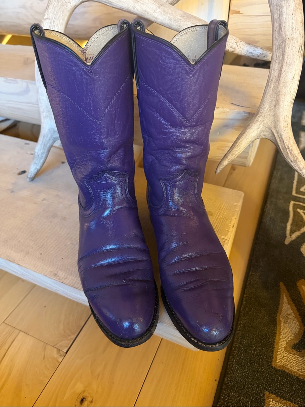 Vintage Justin Boots Purple Leather Cowboy Boots for women